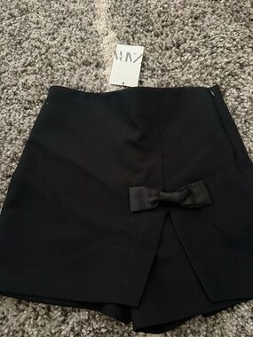 Zara Black Mini Skirt with Front Bow Detail